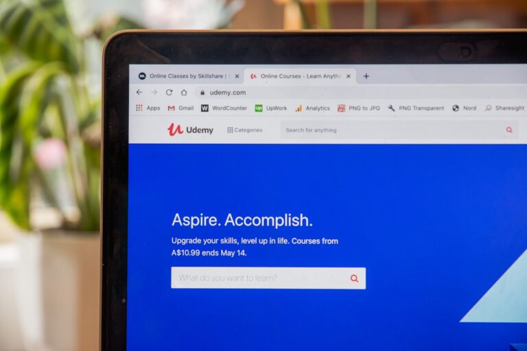 Revolutionizing Study Habits: The Impact of AI Tutors